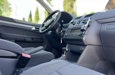 Минивэн Volkswagen Touran 2005 в 