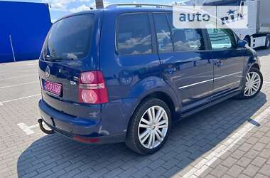 Минивэн Volkswagen Touran 2007 в Нововолынске