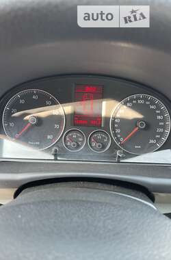 Минивэн Volkswagen Touran 2007 в 