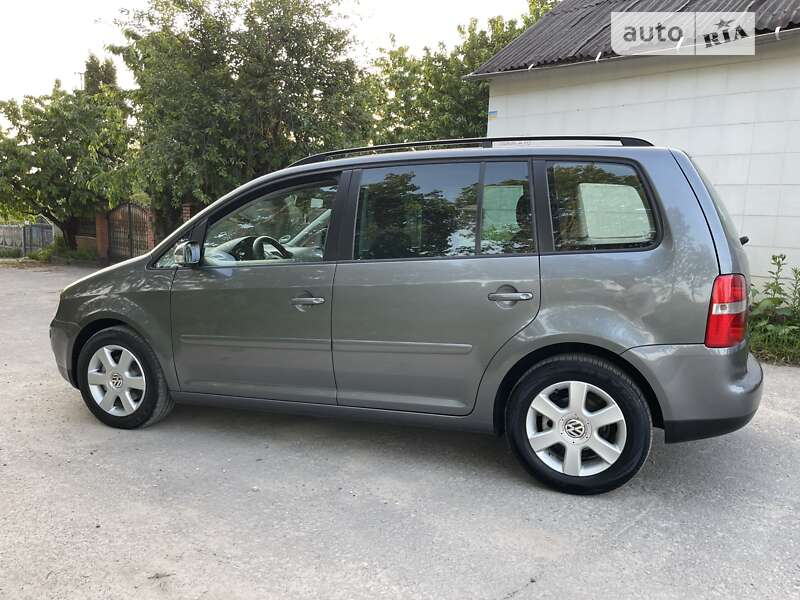 Минивэн Volkswagen Touran 2004 в Хмельницком