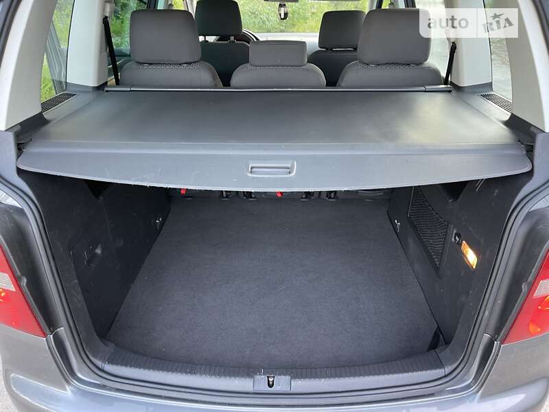 Минивэн Volkswagen Touran 2004 в Хмельницком