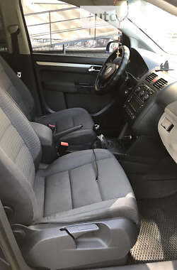 Минивэн Volkswagen Touran 2003 в 