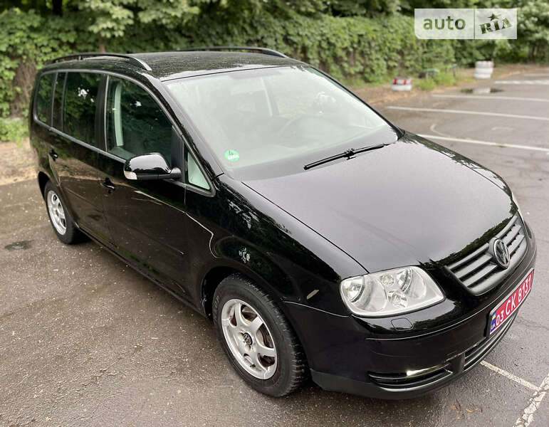 Мінівен Volkswagen Touran 2004 в Луцьку