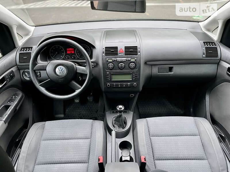Мінівен Volkswagen Touran 2004 в Луцьку
