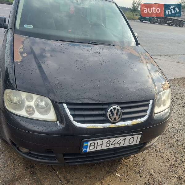 Мінівен Volkswagen Touran 2004 в Татарбунарах