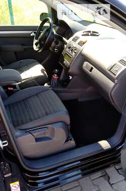 Минивэн Volkswagen Touran 2006 в 
