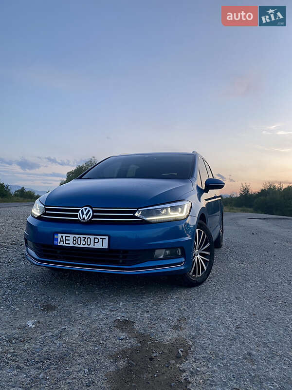 Мікровен Volkswagen Touran 2015 в Івано-Франківську