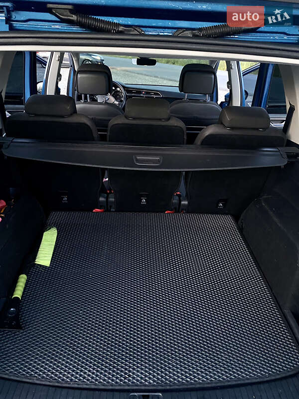 Мікровен Volkswagen Touran 2015 в Івано-Франківську