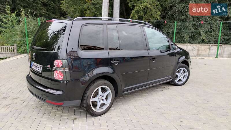 Минивэн Volkswagen Touran 2010 в Житомире