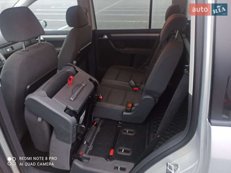 Минивэн Volkswagen Touran 2009 в Ровно