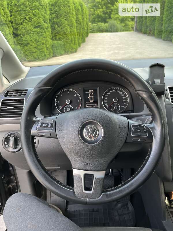 Микровэн Volkswagen Touran 2013 в Золочеве
