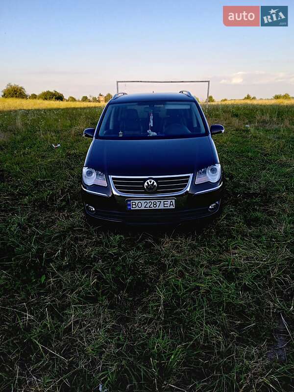Минивэн Volkswagen Touran 2009 в Бережанах