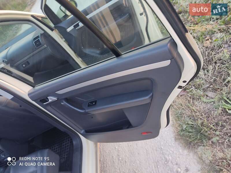 Мікровен Volkswagen Touran 2015 в Збаражі