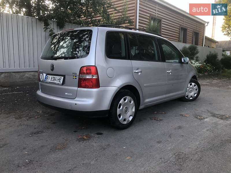 Минивэн Volkswagen Touran 2006 в Гадяче
