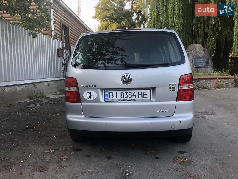 Минивэн Volkswagen Touran 2006 в Гадяче