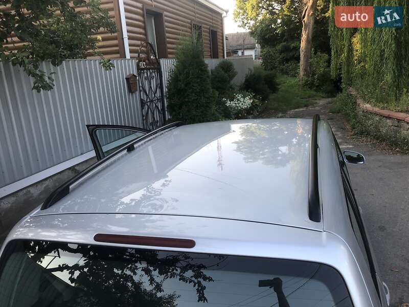 Минивэн Volkswagen Touran 2006 в Гадяче