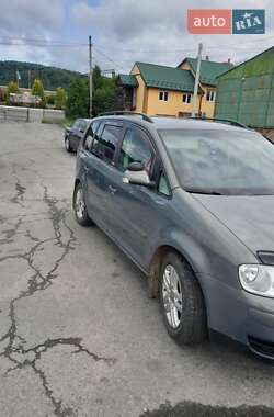 Минивэн Volkswagen Touran 2006 в Старом Самборе