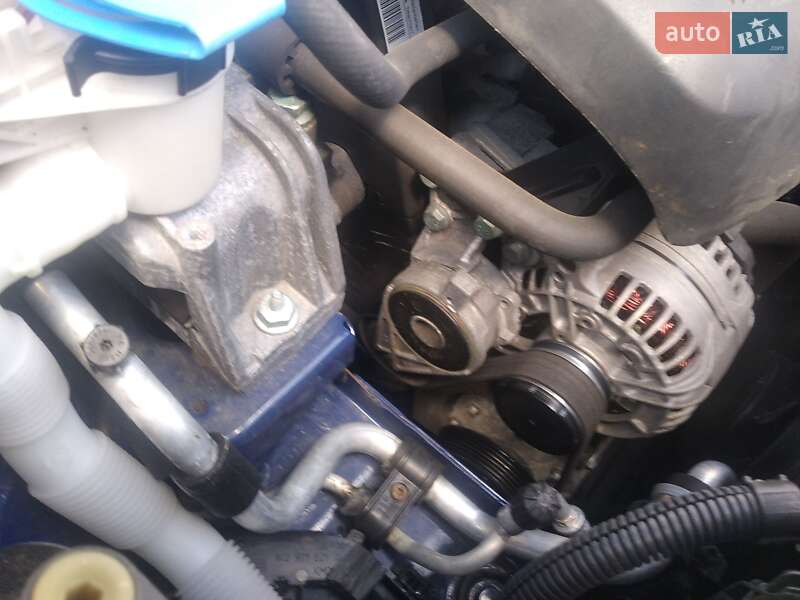 Минивэн Volkswagen Touran 2004 в Калуше