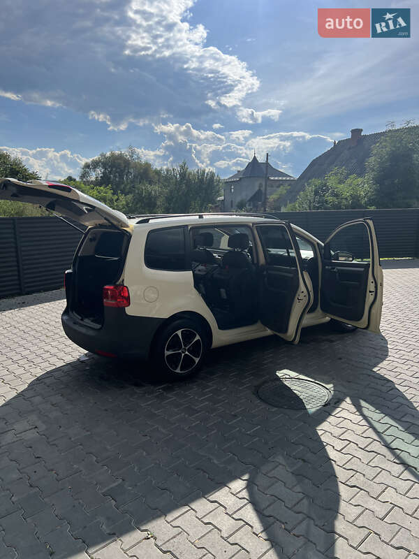 Микровэн Volkswagen Touran 2015 в Глыбокой фото 16 Микровэн Volkswagen Touran 2015 в Глыбокой