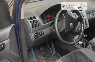 Мікровен Volkswagen Touran 2010 в Кременчуці