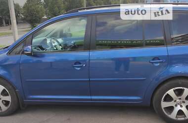 Мікровен Volkswagen Touran 2010 в Кременчуці