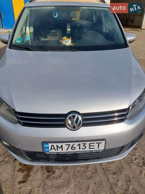 Микровэн Volkswagen Touran 2013 в Чуднове