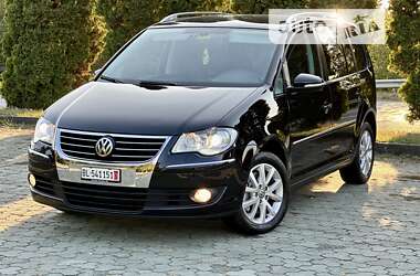 Микровэн Volkswagen Touran 2010 в Дубно