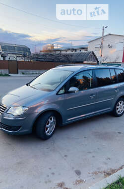 Минивэн Volkswagen Touran 2007 в Могилев-Подольске