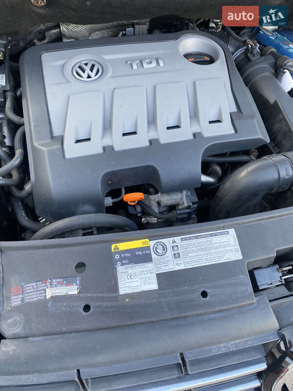 Микровэн Volkswagen Touran 2013 в Мукачево