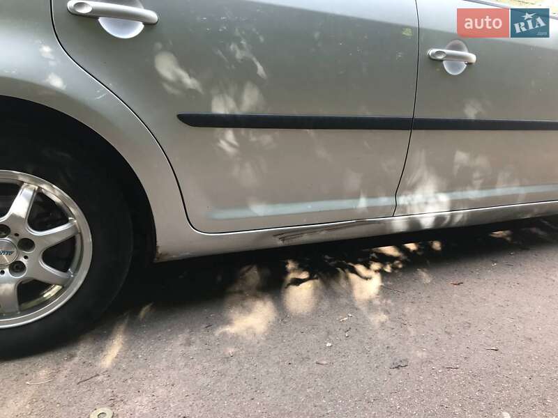 Минивэн Volkswagen Touran 2007 в Житомире