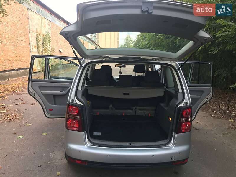 Минивэн Volkswagen Touran 2007 в Житомире