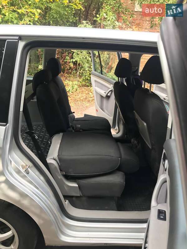 Минивэн Volkswagen Touran 2007 в Житомире