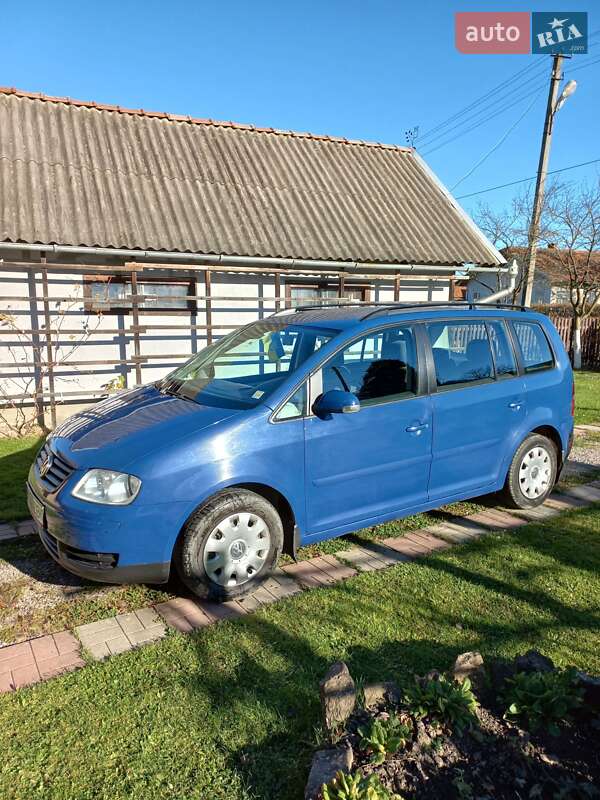 Мінівен Volkswagen Touran 2004 в Коломиї