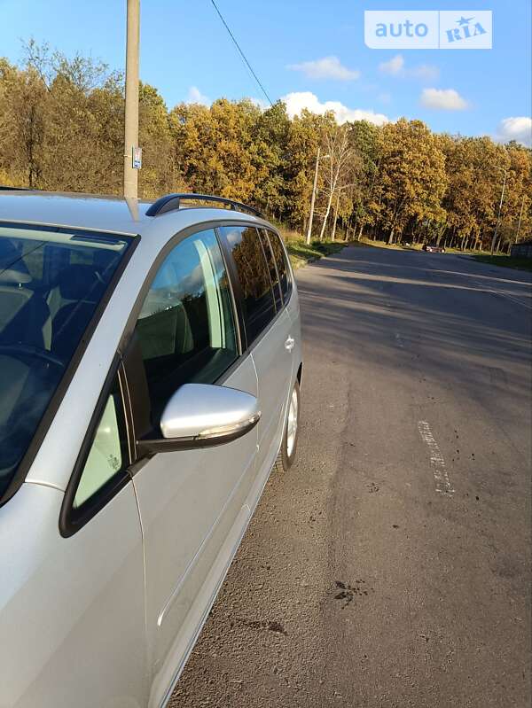 Микровэн Volkswagen Touran 2011 в Львове фото 6 Микровэн Volkswagen Touran 2011 в Львове