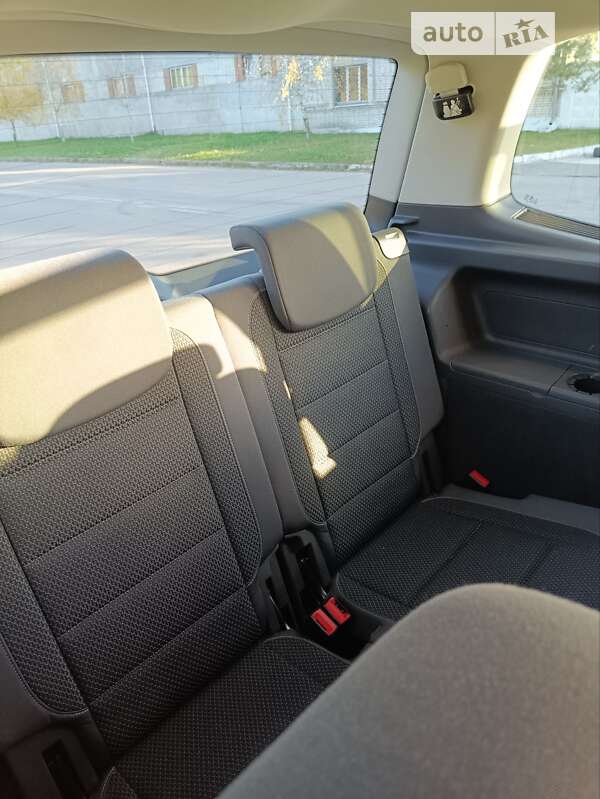 Микровэн Volkswagen Touran 2011 в Львове фото 33 Микровэн Volkswagen Touran 2011 в Львове