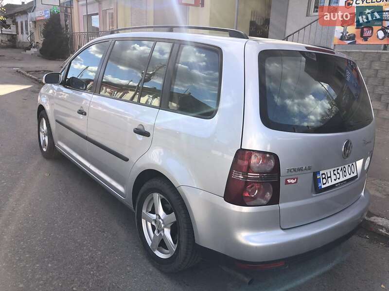 Минивэн Volkswagen Touran 2007 в Балте