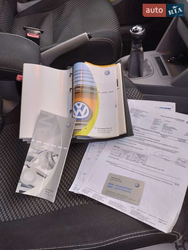 Минивэн Volkswagen Touran 2003 в Мене