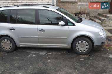 Минивэн Volkswagen Touran 2006 в Светловодске