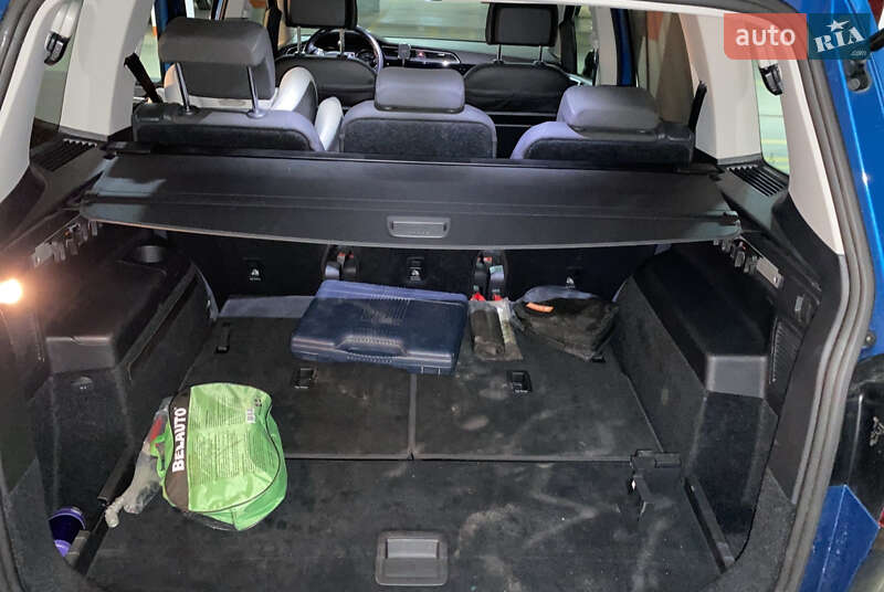 Микровэн Volkswagen Touran 2017 в Львове