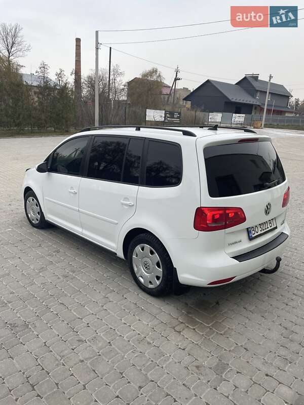 Микровэн Volkswagen Touran 2014 в Борщеве