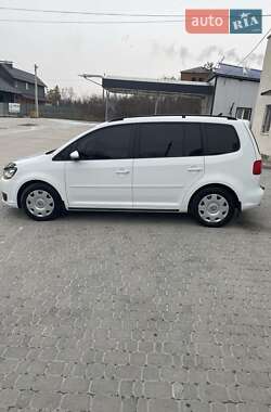 Микровэн Volkswagen Touran 2014 в Борщеве