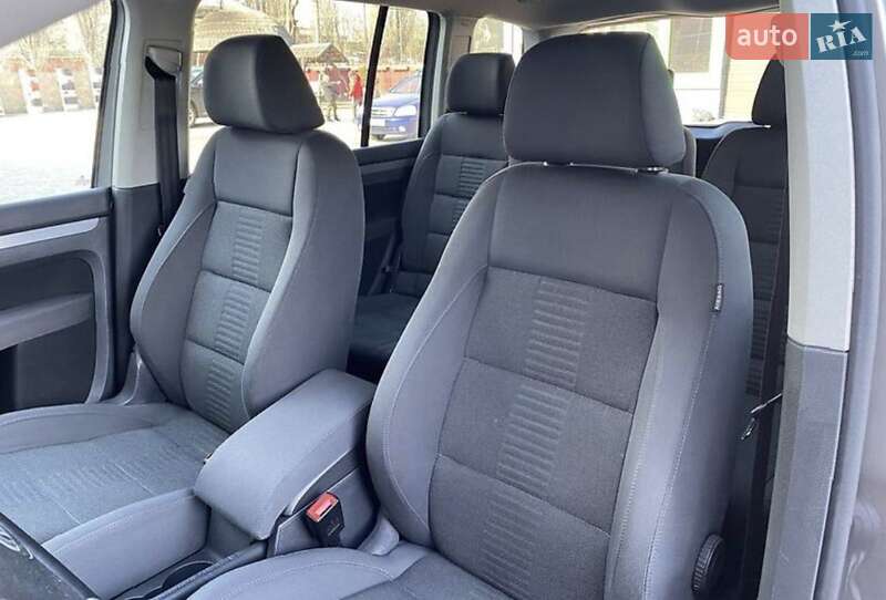 Минивэн Volkswagen Touran 2009 в Киеве