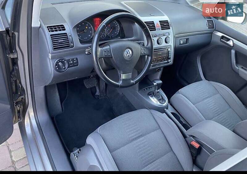 Минивэн Volkswagen Touran 2009 в Киеве