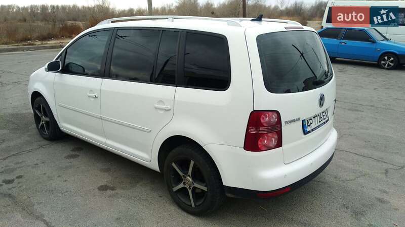 Минивэн Volkswagen Touran 2009 в Запорожье
