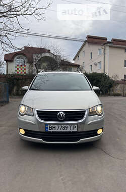 Мінівен Volkswagen Touran 2009 в Одесі