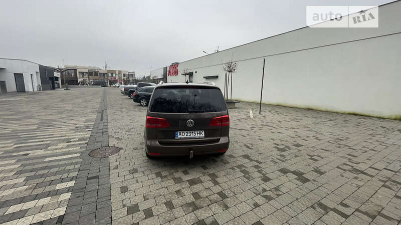 Микровэн Volkswagen Touran 2011 в Ужгороде