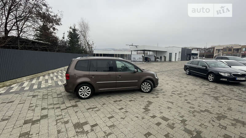 Микровэн Volkswagen Touran 2011 в Ужгороде