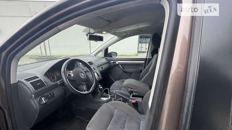 Микровэн Volkswagen Touran 2011 в Ужгороде