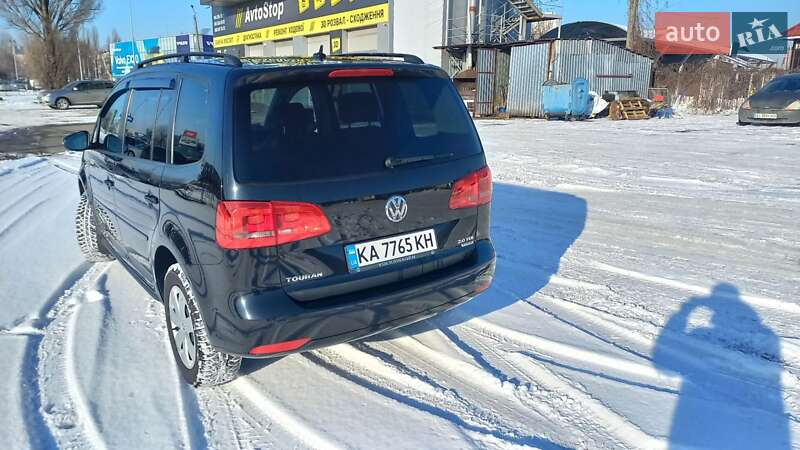 Микровэн Volkswagen Touran 2011 в Киеве