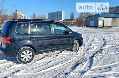 Микровэн Volkswagen Touran 2011 в Киеве